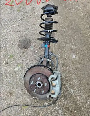 Nissan Leaf II (ZE1) Front wheel hub spindle knuckle