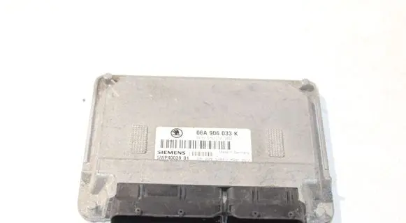 Skoda Octavia Mk1 (1U) Engine control unit/module 06A906033K 5WP4003901