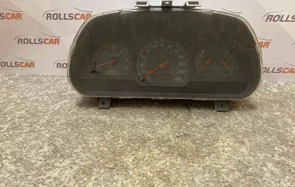 Volvo S40, V40 Speedometer (instrument cluster) 30889704D 01W23D2