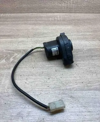 BMW 5 E39 Engine control unit/module fan 1745182 0130002831
