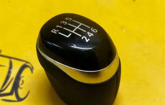 Renault Megane IV Gear lever shifter trim leather/knob 328651101R