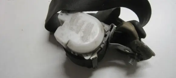 Toyota Yaris Third row seat belt H073811