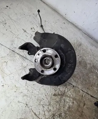 Volkswagen Fox Front wheel hub