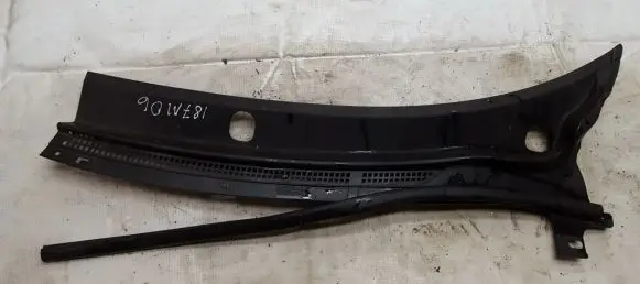 Mazda 2 Wiper trim 3M71A01417BH 3M71-A01417-BH