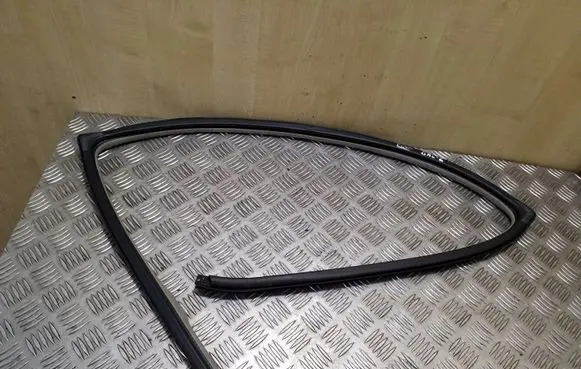 Mitsubishi Pajero Rubber seal rear door 