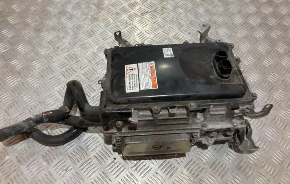 Toyota Prius (XW50) Voltage converter inverter G9200-47241