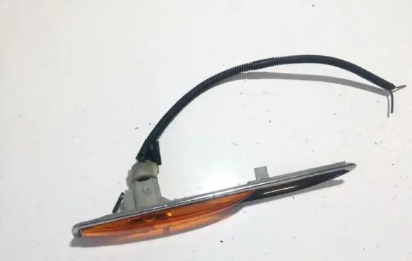 Ford Mondeo MK IV Front fender indicator light 7s7113k354ad