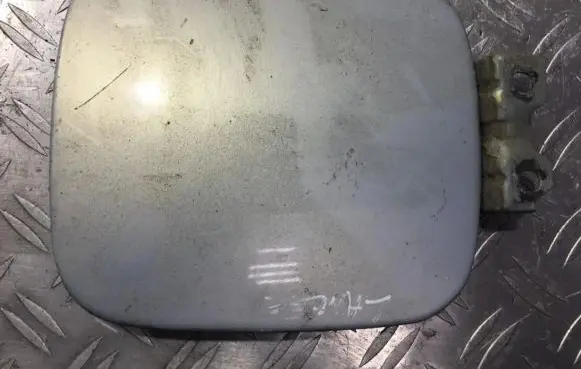Mitsubishi Lancer Fuel tank cap
