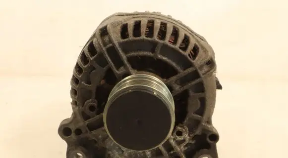 Volkswagen Touran I Generator/alternator FM40925