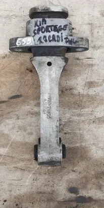 Engine mount vacuum valve
