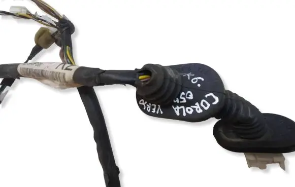 Toyota Corolla Verso AR10 Rear door wiring loom 821540F020