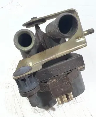 Mercedes-Benz C W202 Coolant heater control valve 0018303484