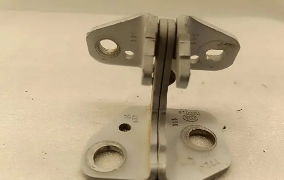 Chrysler Pacifica Front door lower hinge 85574F