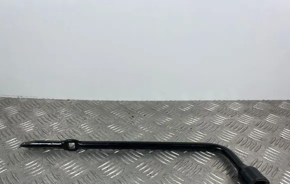 Jeep Grand Cherokee Wheel nut wrench 