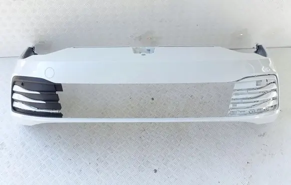 Volkswagen Golf VIII Front bumper 5H0807221J