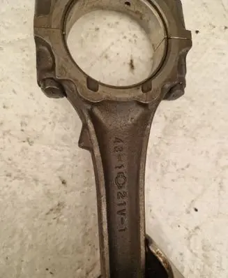 Nissan Terrano Piston with connecting rod
