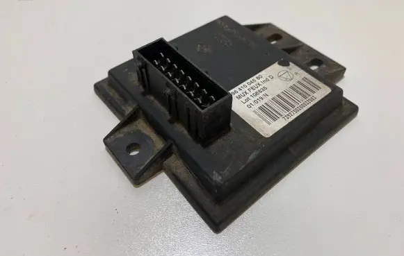 Peugeot 607 Ignition amplifier control unit 9641004580