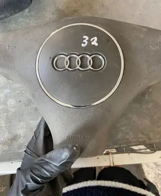 Audi A2 Steering wheel airbag