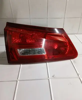 Lexus IS 220D-250-350 Tailgate rear/tail lights