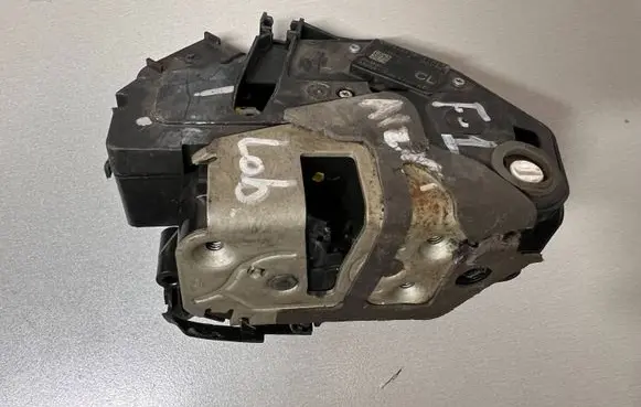 Ford Fiesta Rear door lock AM5AR26412AE 40744138