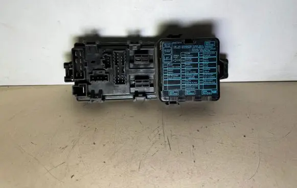Mitsubishi Space Wagon Fuse box set MB818979 7C124464 1268