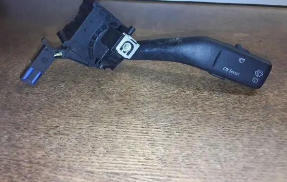 Volkswagen Golf Plus Wiper control stalk 1KO953519A