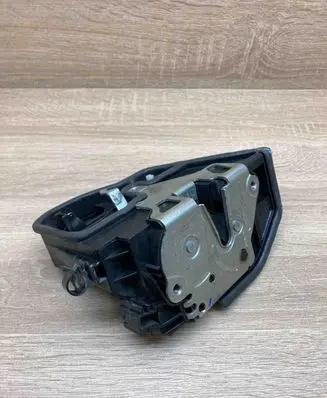 BMW X5 E70 Front door lock 7202146 A046998
