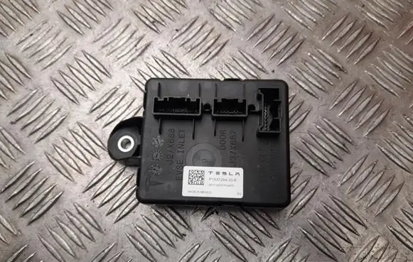 Tesla Model Y Other control units/modules P153726420E
