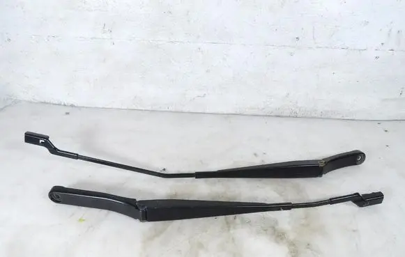 Skoda Fabia Mk3 (NJ) Front wiper blade arm 6V1955410A