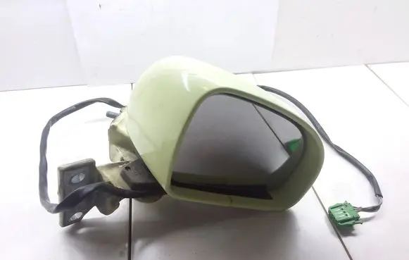 Volkswagen New Beetle Front door electric wing mirror E1010544