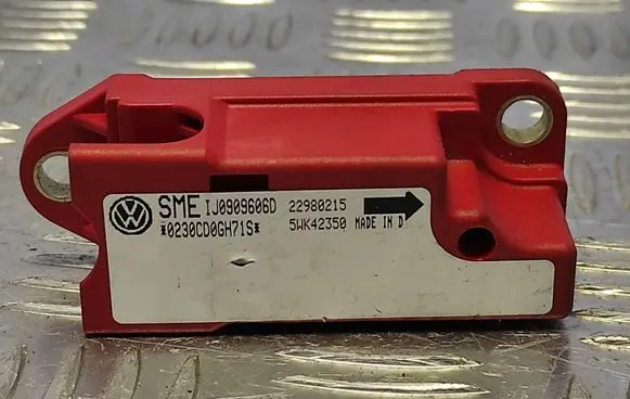 Volkswagen Golf IV Airbag deployment crash/impact sensor IJ0909606D 5WK42350