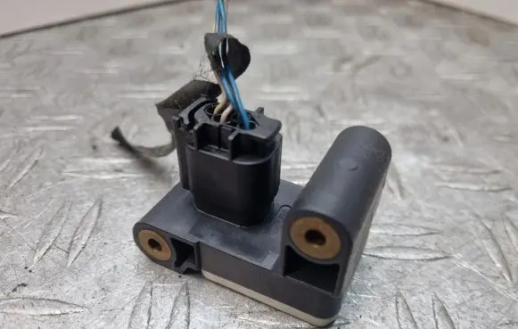 BMW 1 E82 E88 Airbag deployment crash/impact sensor 6911003 65776911003 0285003900