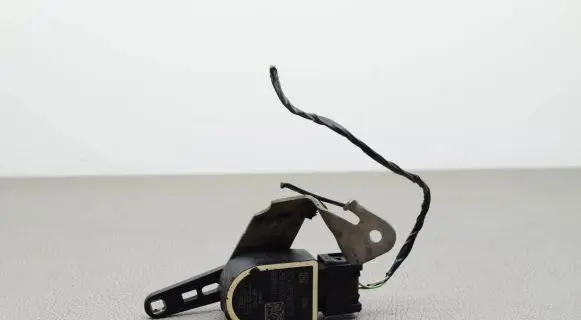 BMW 3 G20 G21 Air suspension front height level sensor 6870000 6878573