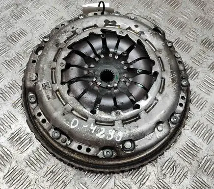 Nissan Qashqai Clutch set kit 302100495R 301013644R
