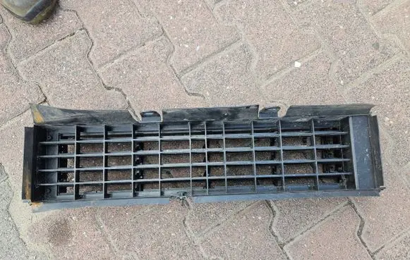 Nissan Qashqai Radiator trim NISSAN8