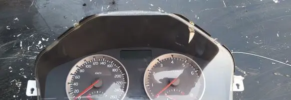 Volvo V50 Speedometer (instrument cluster) 8602844 30710071 69294970T
