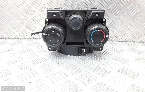 Isuzu D-Max Climate control unit 8980526444