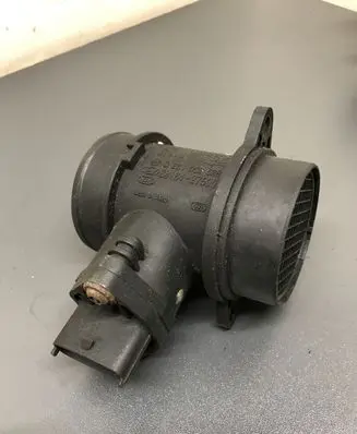 Hyundai Accent Mass air flow meter