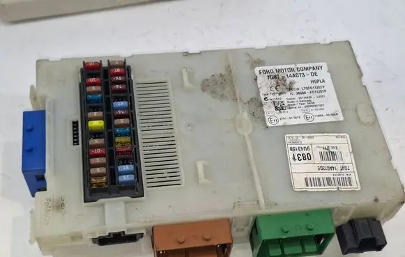Ford Mondeo MK IV Fuse module 7G9T14A073DE LTQF01125TP 3659AF01125TP