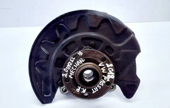 Volkswagen PASSAT B8 Front wheel hub 5Q0407257C