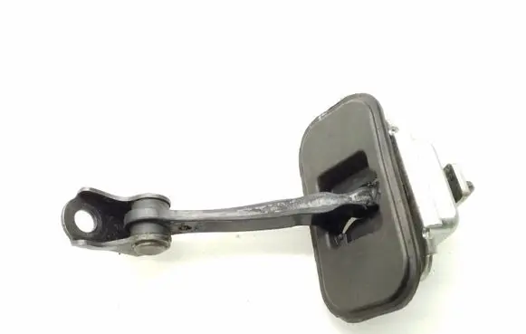 Nissan Qashqai+2 Front door check strap stopper