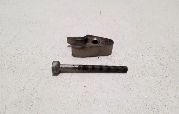 Mercedes-Benz CLS C218 X218 Fuel Injector clamp holder A6510160438