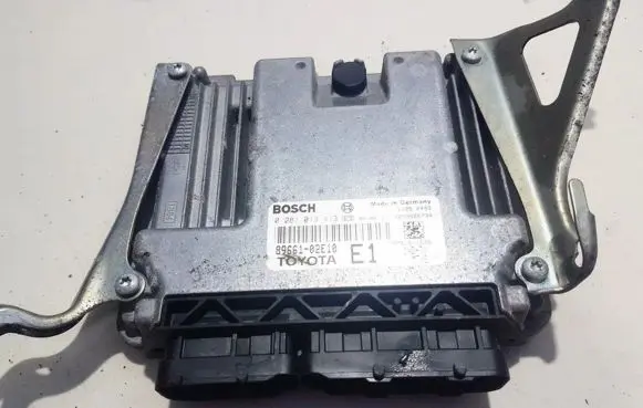 Toyota Auris 150 Engine control unit/module 0281013413 89661-02E10
