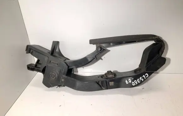 Mercedes-Benz CLS C219 Accelerator throttle pedal A2113000904