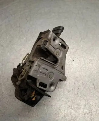 Mercedes-Benz ML W163 Rear door lock A1637302135