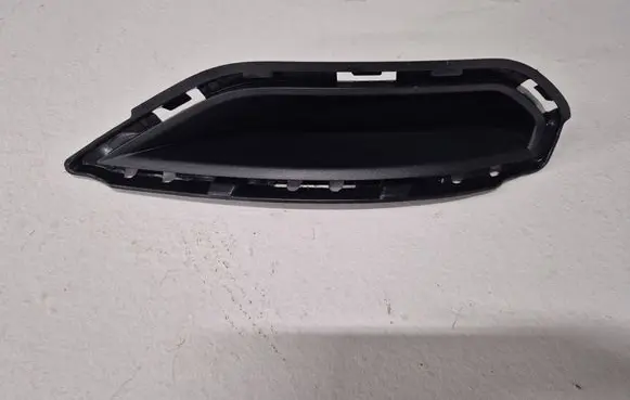 Audi Q3 F3 Quarter panel pressure vent 83A807833A