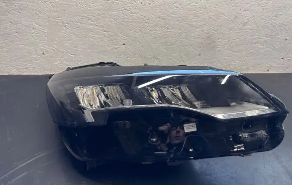 Peugeot 3008 II Headlight/headlamp L90202579