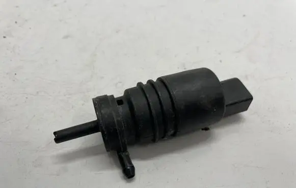 Mercedes-Benz E W212 Windscreen/windshield washer pump