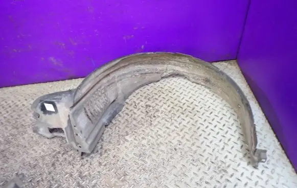 Toyota Corolla Verso E121 Front arch 53876-0F011