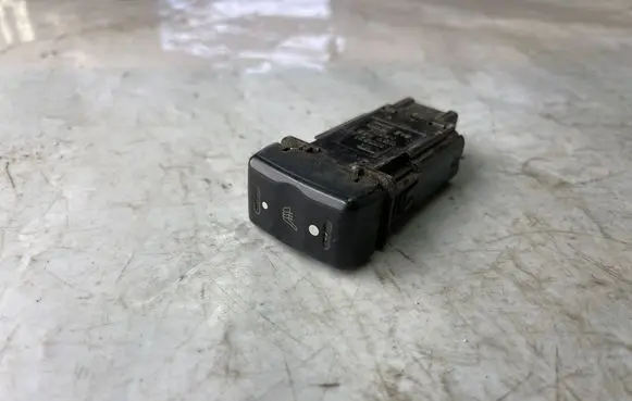 Jeep Grand Cherokee (WK) Seat heating switch